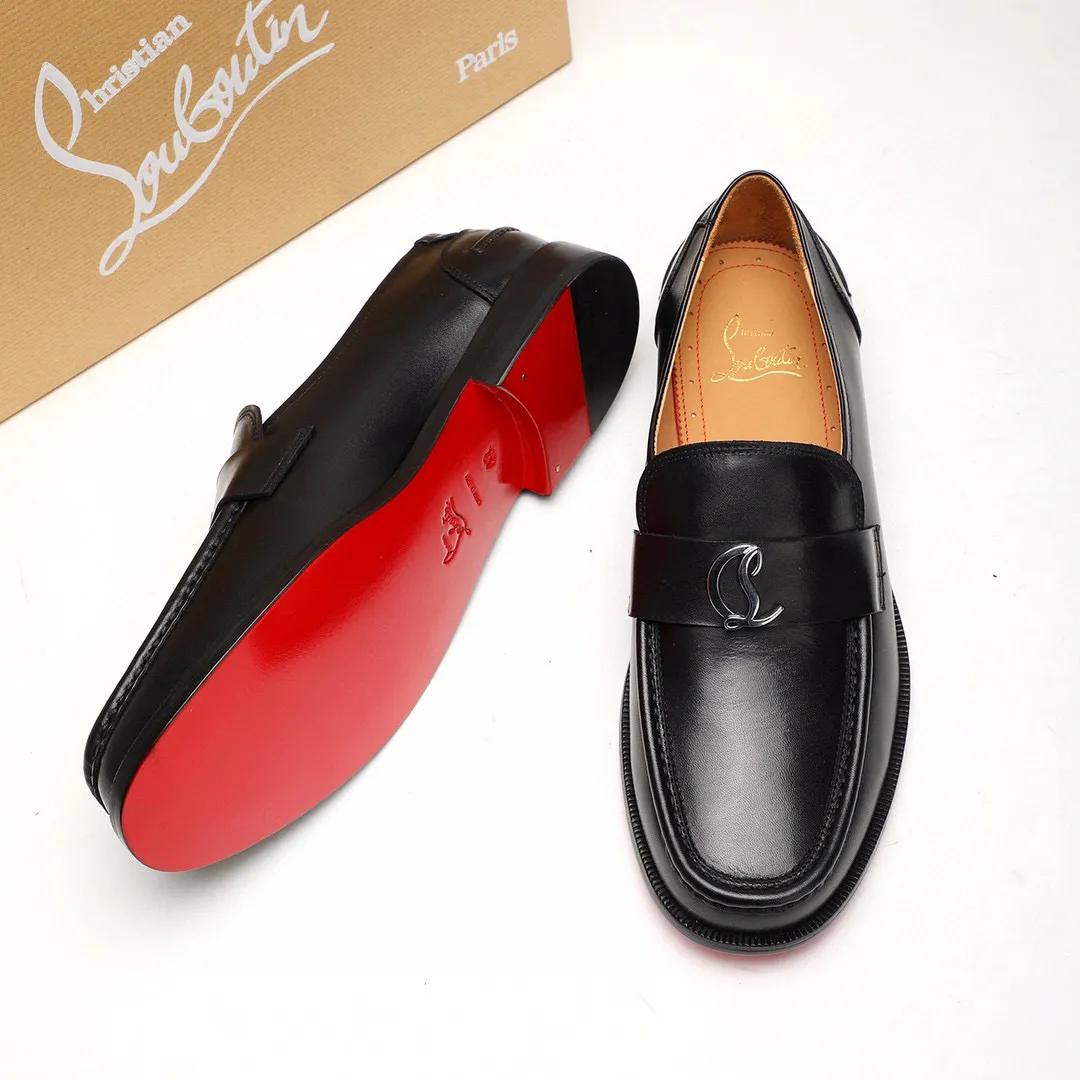 Batch 1,080 yuan 💰••New real shots••CL～High-end men’s 👔casual•loafers with red soles! ••🆑Genuine and top-quality goods from original orders ••✅💯 Purchase goods from top-quality original orders! Original imported patterned cowhide ➕Imported cowhide lining ➕Cowhide feet ➕Original leather outsole~🉑️Feel free to compare the authentic ones! Size: 38-44 (45.46.47 can be customized)